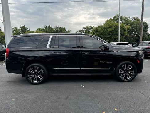 Used 2021 GMC Yukon XL SLT w/ SLT Luxury Plus Package AWD/4WD image 4