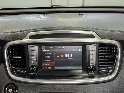 Used 2020 Kia Sorento EX AWD/4WD image 19