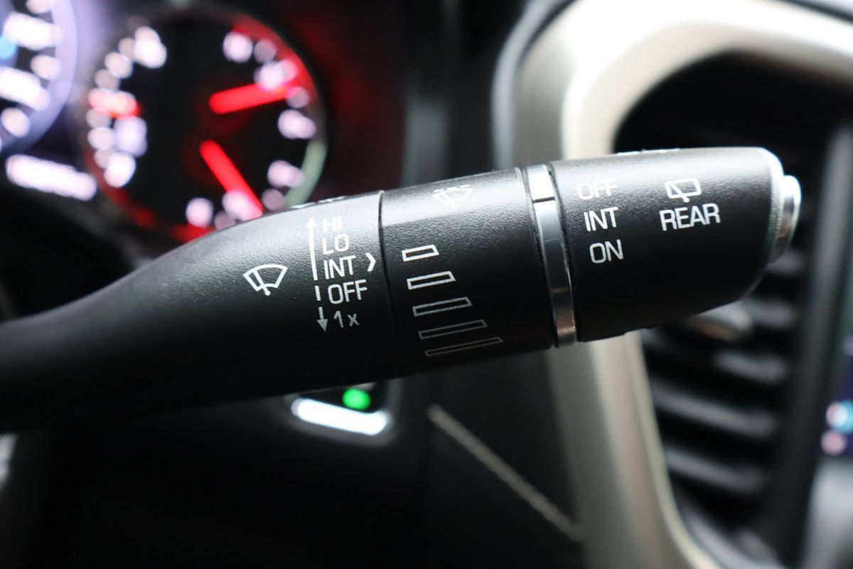 Used 2017 GMC Acadia Denali AWD/4WD image 34