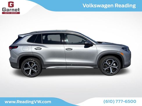 New 2025 Volkswagen Tiguan SE image 6