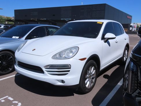 Used 2014 Porsche Cayenne AWD/4WD image 2