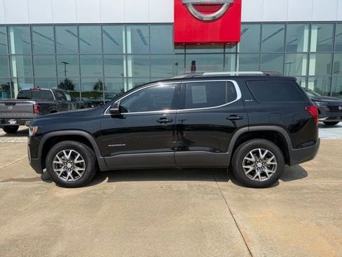 Used 2023 GMC Acadia SLT AWD/4WD image 2