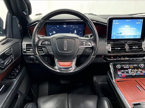 Used 2021 Lincoln Navigator L Reserve image 4