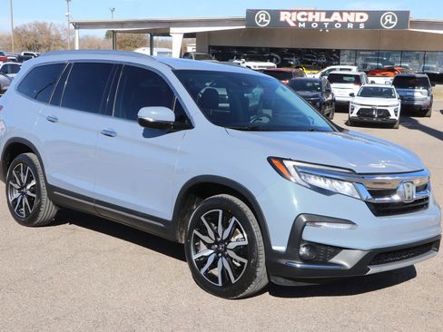Used 2022 Honda Pilot Touring image 1