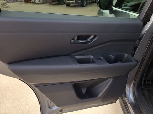 Certified 2024 Nissan Pathfinder SV image 15