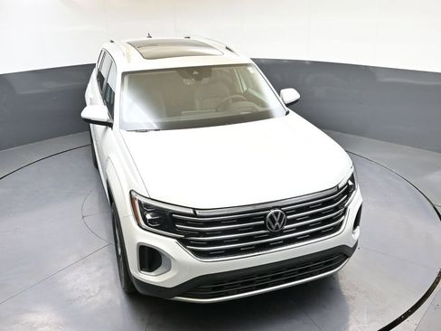 Certified 2025 Volkswagen Atlas SEL image 49