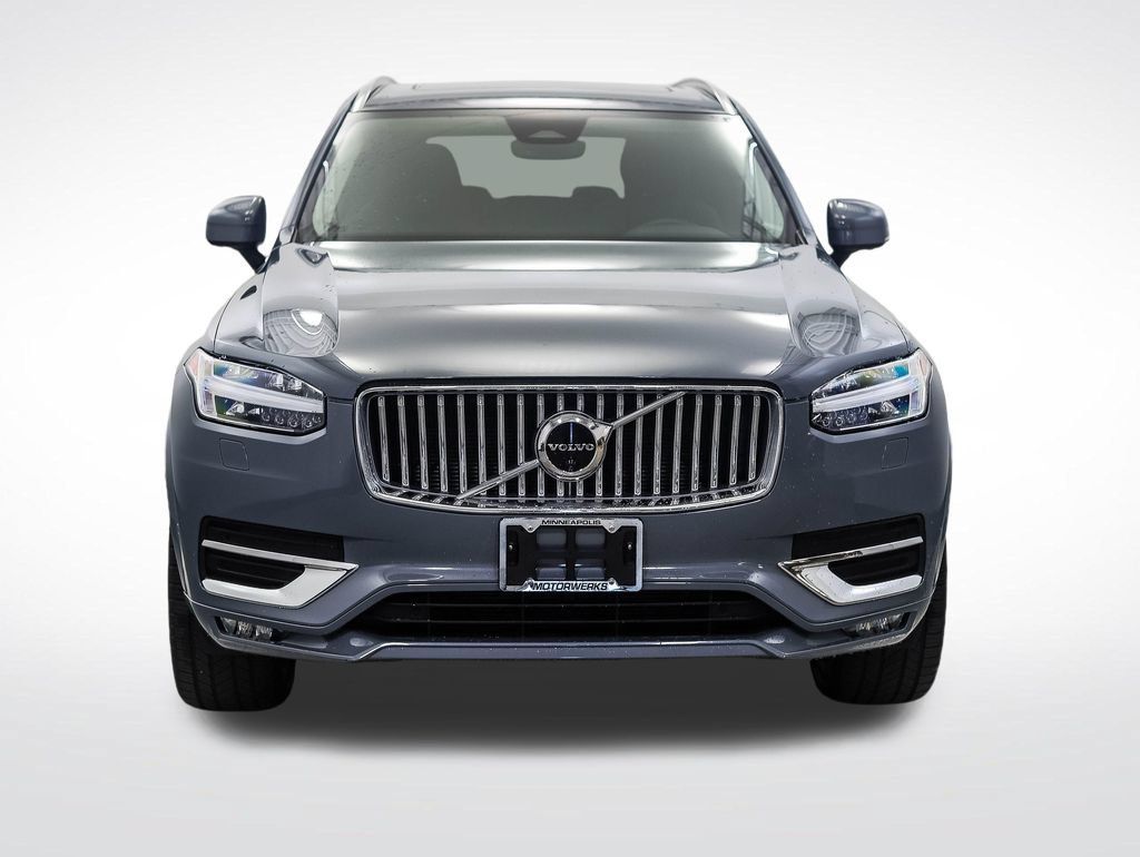 Used 2023 Volvo XC90 B5 Plus AWD/4WD image 8