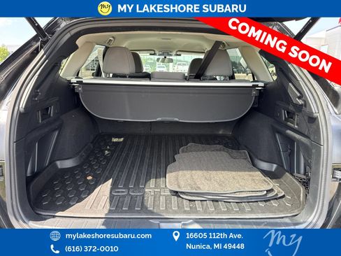 Used 2025 Subaru Outback Premium AWD/4WD image 12