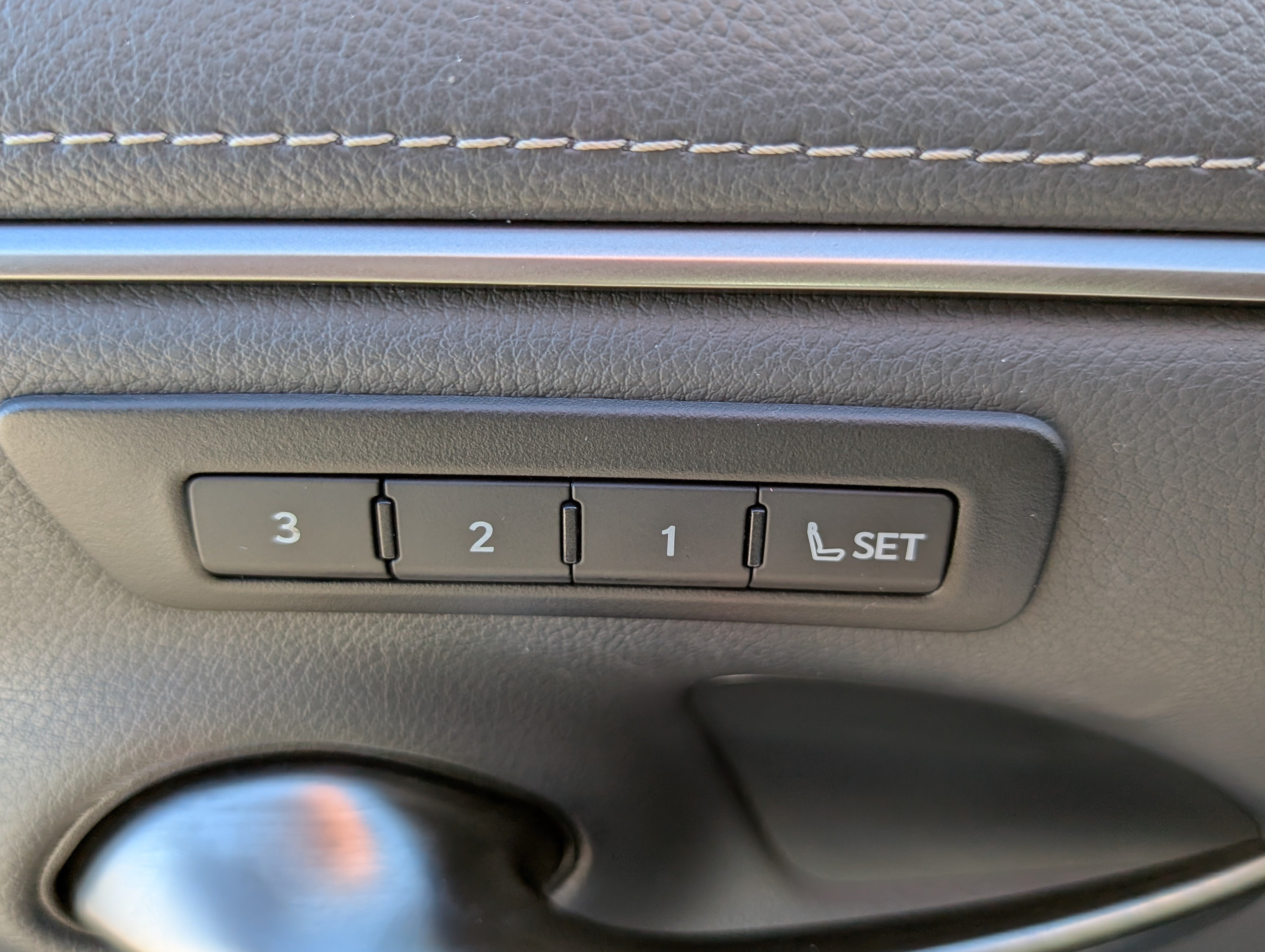 Used 2025 Lexus ES 350 w/ Premium Package FWD image 20