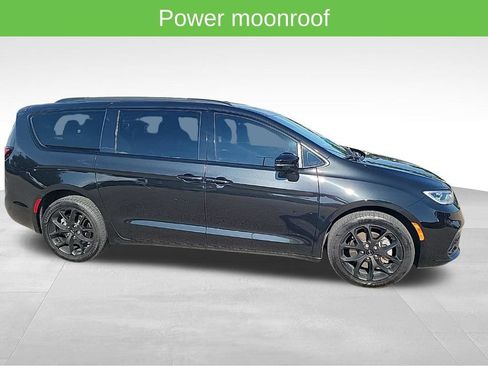 Used 2023 Chrysler Pacifica Limited w/ S Appearance Package AWD/4WD image 21