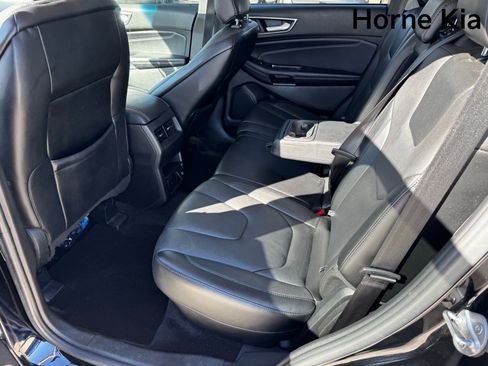 Used 2016 Ford Edge Titanium w/ Technology Package image 12