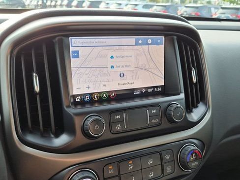 Used 2022 Chevrolet Colorado Z71 AWD/4WD image 12