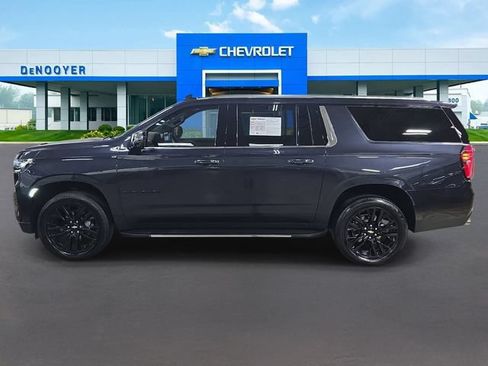 Used 2024 Chevrolet Suburban Premier w/ Premium Package AWD/4WD image 12