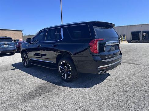 Used 2022 GMC Yukon Denali AWD/4WD image 3