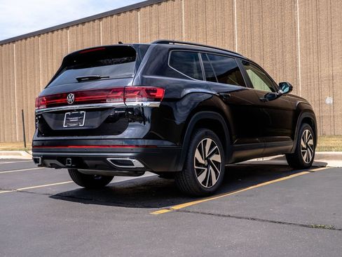 Used 2024 Volkswagen Atlas SE AWD/4WD image 9