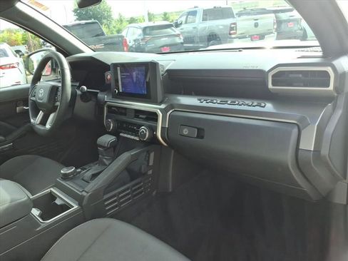Used 2025 Toyota Tacoma TRD Sport AWD/4WD image 16