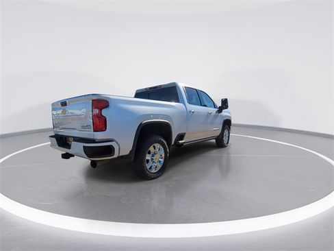 Used 2024 Chevrolet Silverado 2500 High Country w/ Technology Package image 8