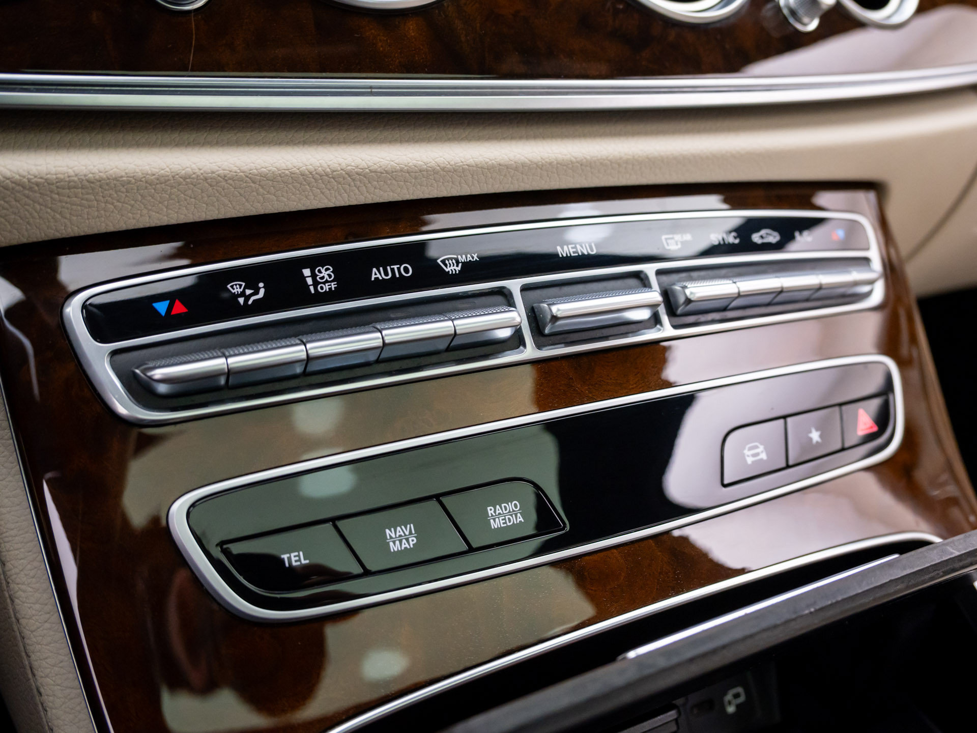 Used 2023 Mercedes-Benz E 350 4MATIC Sedan image 22