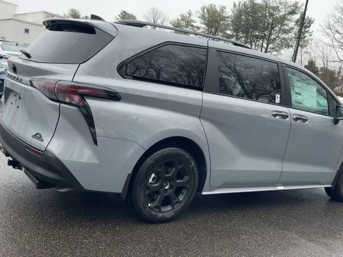 New 2026 Toyota Sienna XLE Woodland Edition image 8