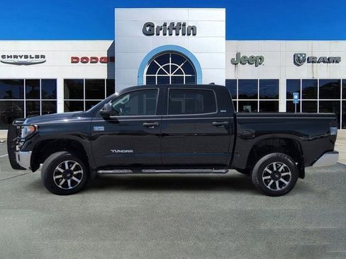 Used 2020 Toyota Tundra SR5 w/ SR5 Leather Package AWD/4WD image 10