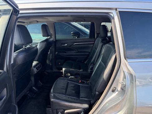 Used 2014 Toyota Highlander Limited AWD/4WD image 9