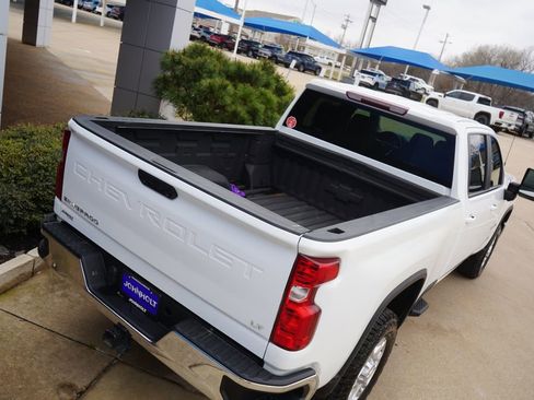 Used 2024 Chevrolet Silverado 2500 LT AWD/4WD image 15