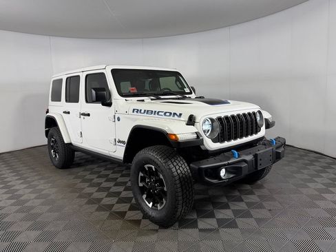 Used 2024 Jeep Wrangler Unlimited Rubicon 4xe AWD/4WD image 4