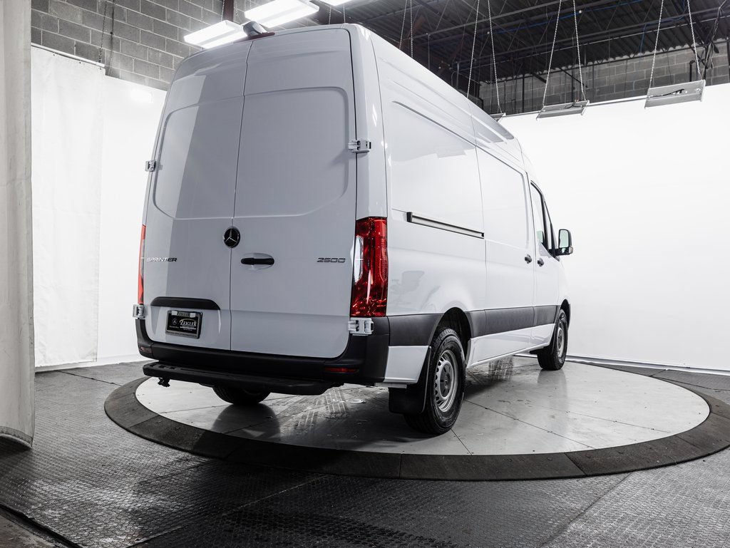 Used 2025 Mercedes-Benz Sprinter 2500 image 22