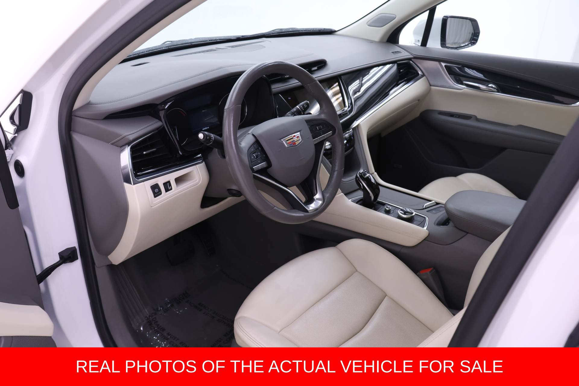 Used 2021 Cadillac XT6 Premium Luxury FWD image 3