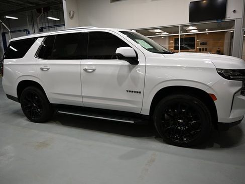 Used 2022 Chevrolet Tahoe LT w/ LT Signature Plus Package image 4