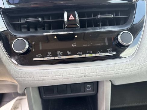 Used 2024 Toyota Corolla Cross L image 23