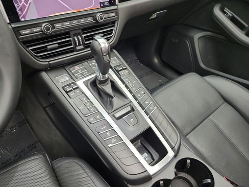 Used 2019 Porsche Macan AWD/4WD image 13