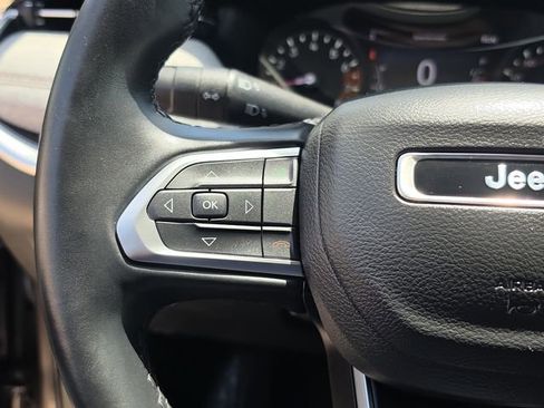 Used 2022 Jeep Compass Latitude w/ Sun and Sound Group AWD/4WD image 22