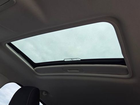 Used 2021 Ford EcoSport SE w/ SE Convenience Package image 17