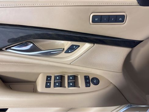 Used 2020 Cadillac Escalade Platinum image 25