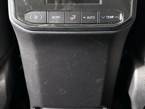 Used 2024 Toyota Highlander XLE image 24