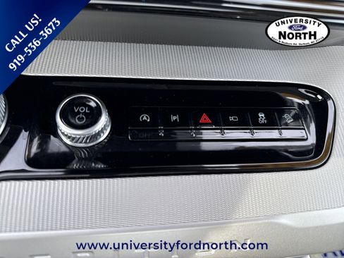 Used 2025 Ford Expedition Active image 27