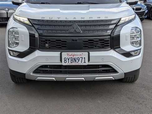 Used 2022 Mitsubishi Outlander SE image 5