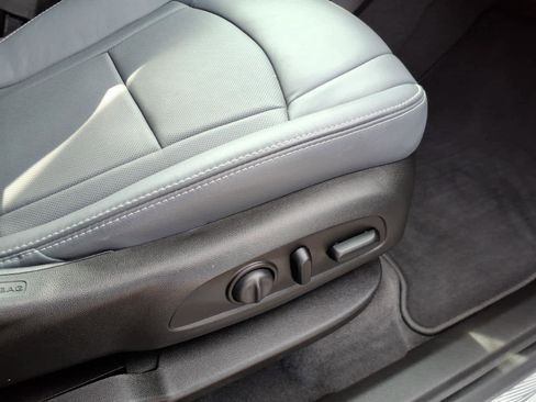 Used 2020 Buick Enclave Essence w/ Sport Touring Edition image 5