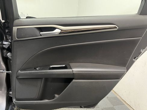 Used 2014 Ford Fusion SE w/ Equipment Group 202A image 18