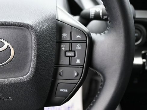 Used 2024 Toyota Prius LE image 19