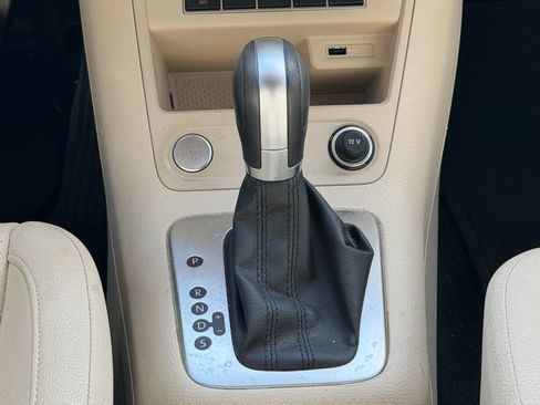 Used 2016 Volkswagen Tiguan S FWD image 16