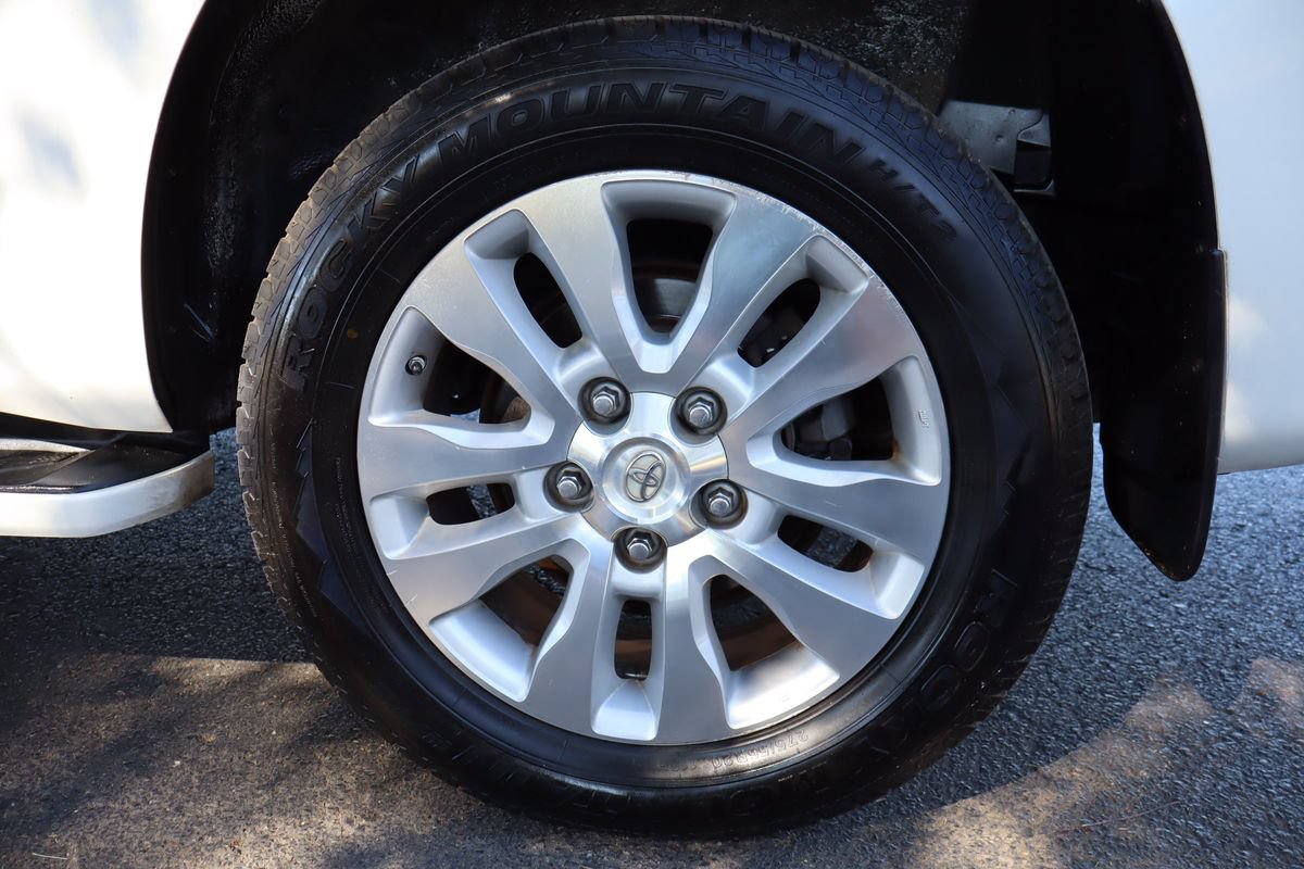 Used 2014 Toyota Sequoia Platinum RWD image 44