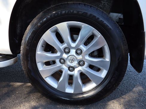 Used 2014 Toyota Sequoia Platinum RWD image 44