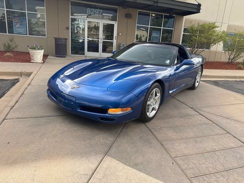 Used 2003 Chevrolet Corvette Coupe w/ Preferred Equipment Group RWD image 2