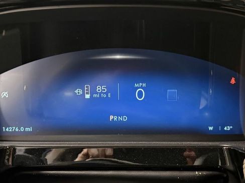 Used 2024 Lincoln Corsair AWD w/ Equipment Group 101A image 5