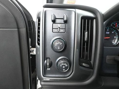 Used 2018 Chevrolet Silverado 1500 LT w/ All Star Edition image 34