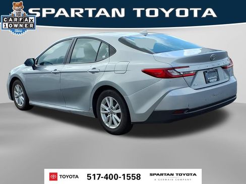 Used 2025 Toyota Camry LE FWD image 9