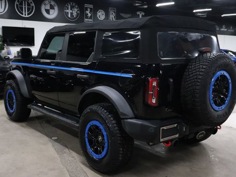 Used 2022 Ford Bronco Wildtrak image 3