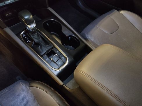 Used 2019 Hyundai Santa Fe Limited image 26